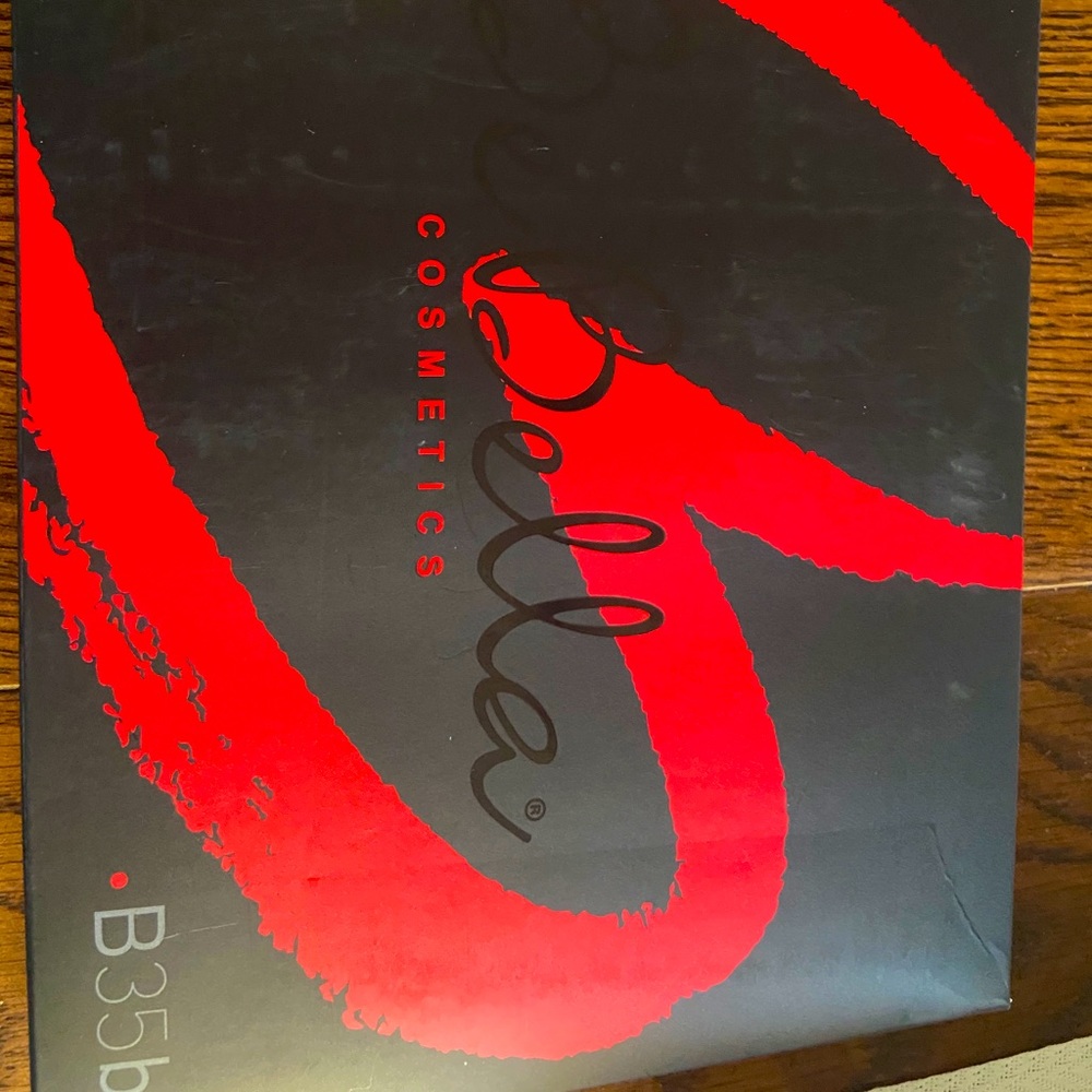 Eyeshadow palette